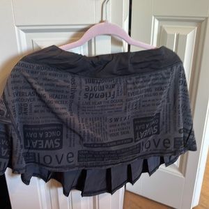 Lululemon black print tennis skirt